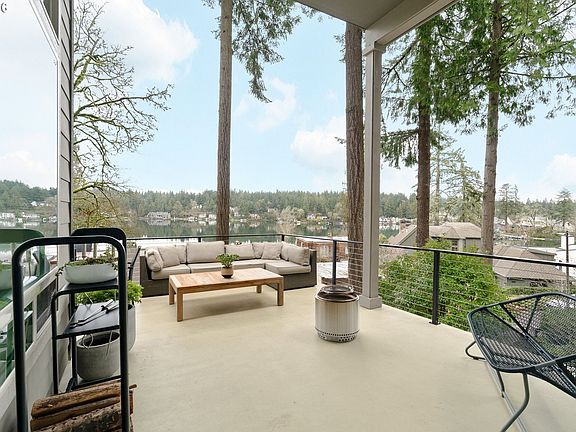 4th image of 1666 Lake Front Rd