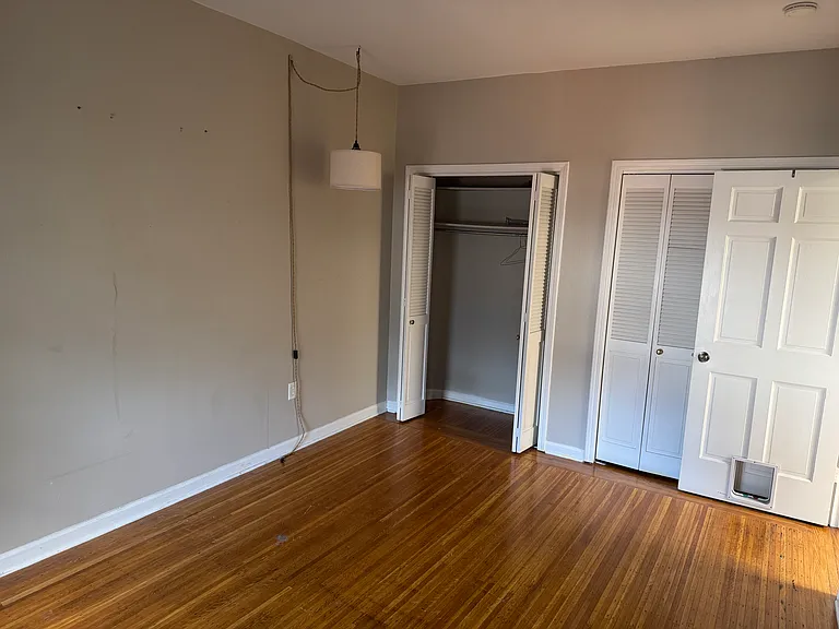 275 Plymouth Ave S #23 — Photo 2