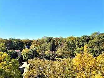 Rented by Ridgewood Capital NYC LLC