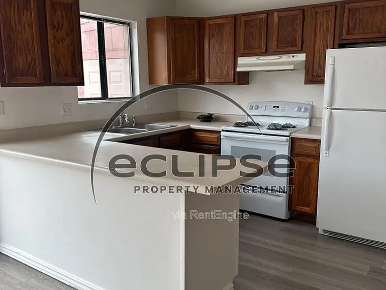 3247 Main St #1 — Photo 5