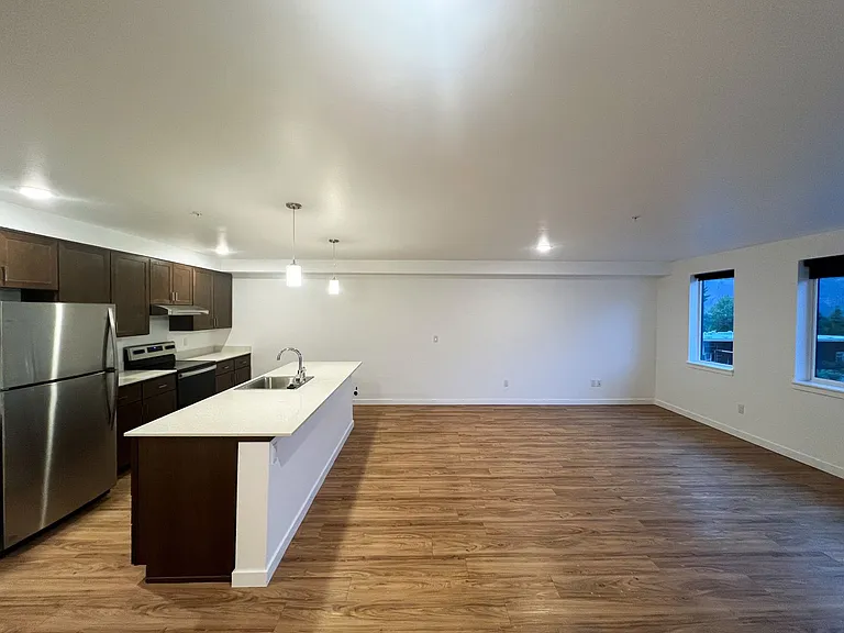 Leeward Apartments — Photo 8