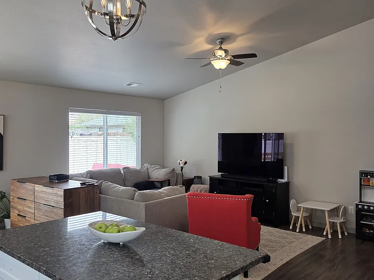 3046 Red Pear Dr — Photo 3