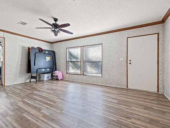 3rd image of 5739 224th St
