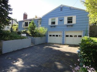 97 Pondview Dr, Chicopee, MA 01020