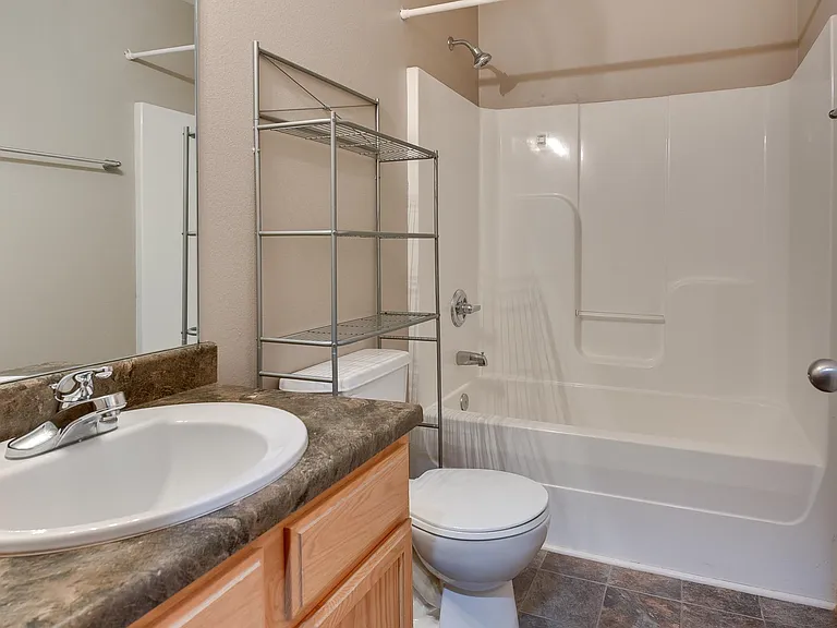 6758 S 181st Ct — Photo 16