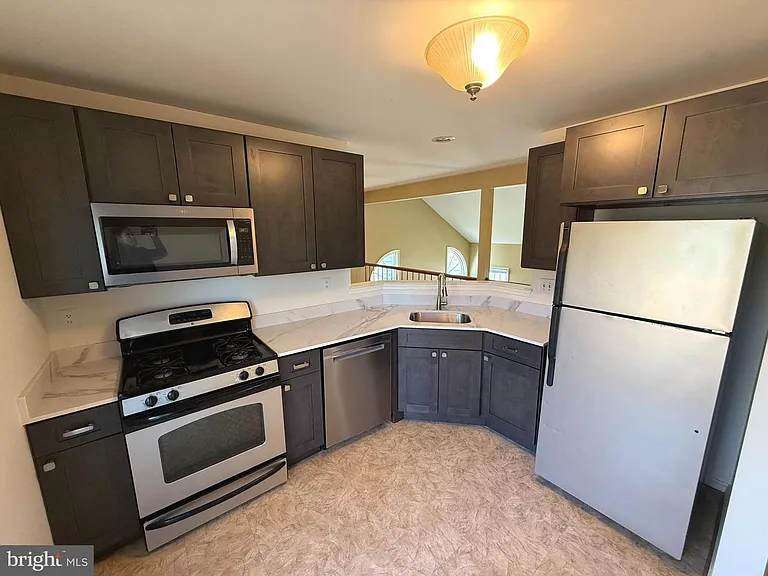 12806 Marlow Pl — Photo 8