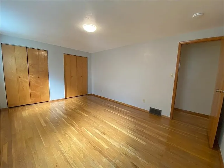 439 Crestview Dr — Photo 31