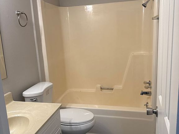 4th image of 1811 Daisy Ct
