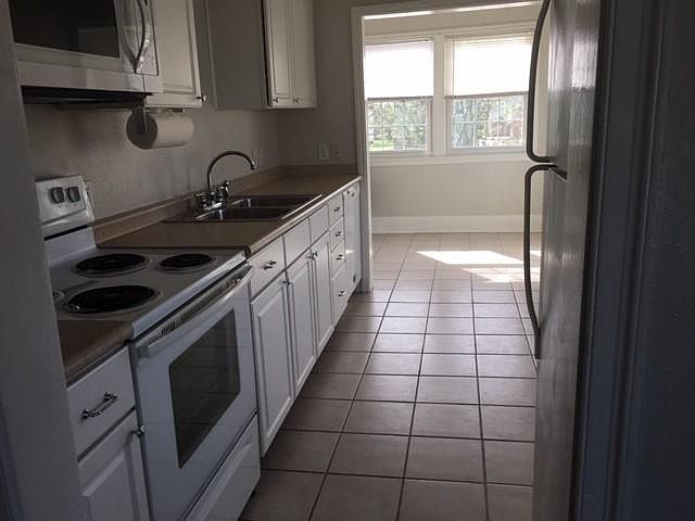 KITCHEN AND DINETTE