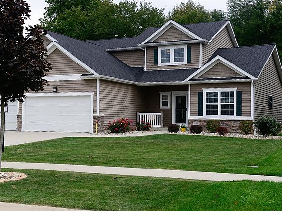4th image of 835 Shakespeare Dr