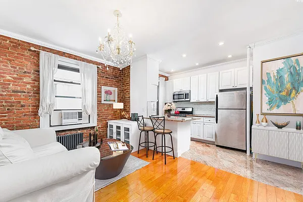 Sold by Modern Spaces | media 1