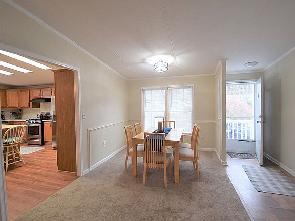 5th image of 108 Joseph Ln