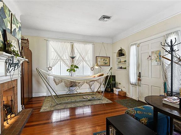 4th image of 4071 Fairmont Dr
