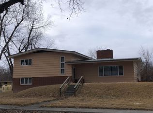 1421 Oak St, Forsyth, MT 59327