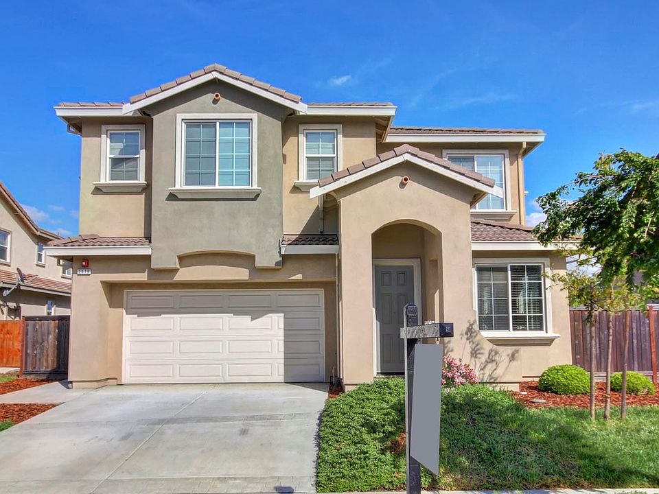 1st image of 2679 Coranado St