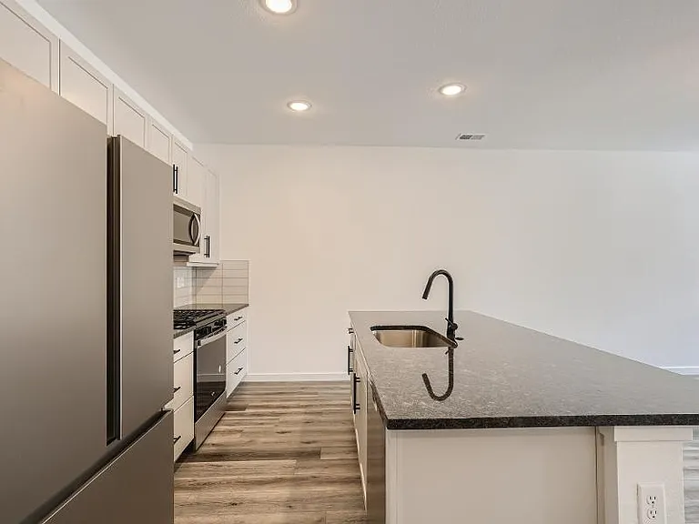6361 Nelson St — Photo 6