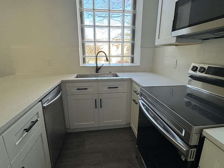 346 Miller St — Photo 14