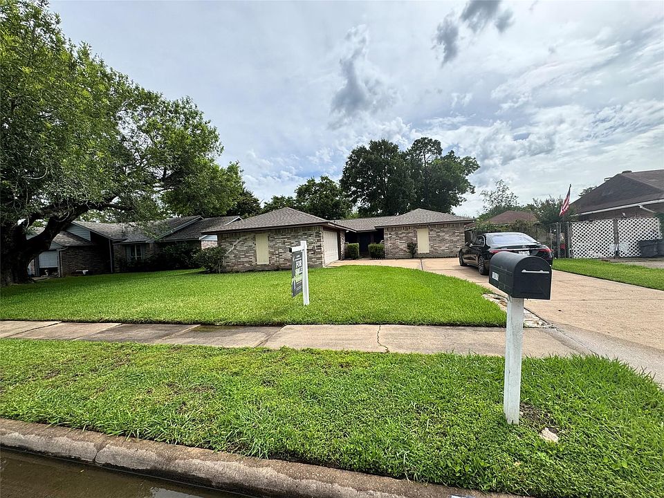 1st image of 10415 Sageburrow Dr