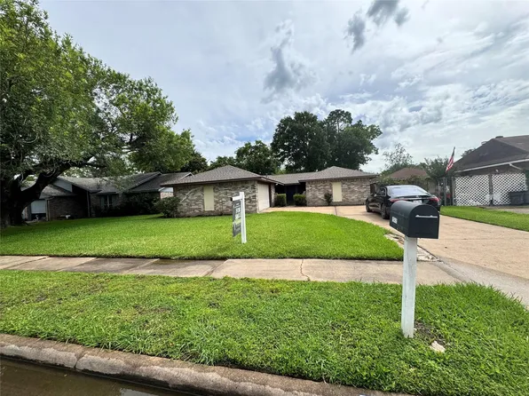 10415 Sageburrow Dr, Houston, TX 77089