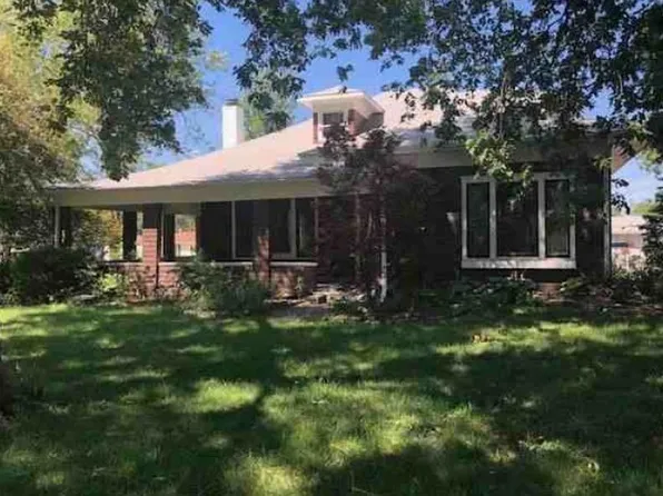 208 E Mill St, Avoca, IA 51521