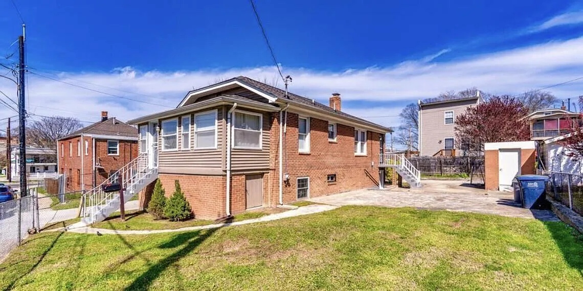 4 bed, 1800 sqft, $5,500 — Photo 1