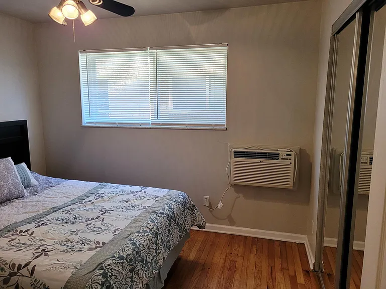 Maplewood Square Apartments — Photo 19