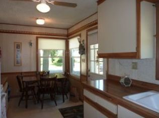 256 E Gauer Cir, Milwaukee, WI 53207