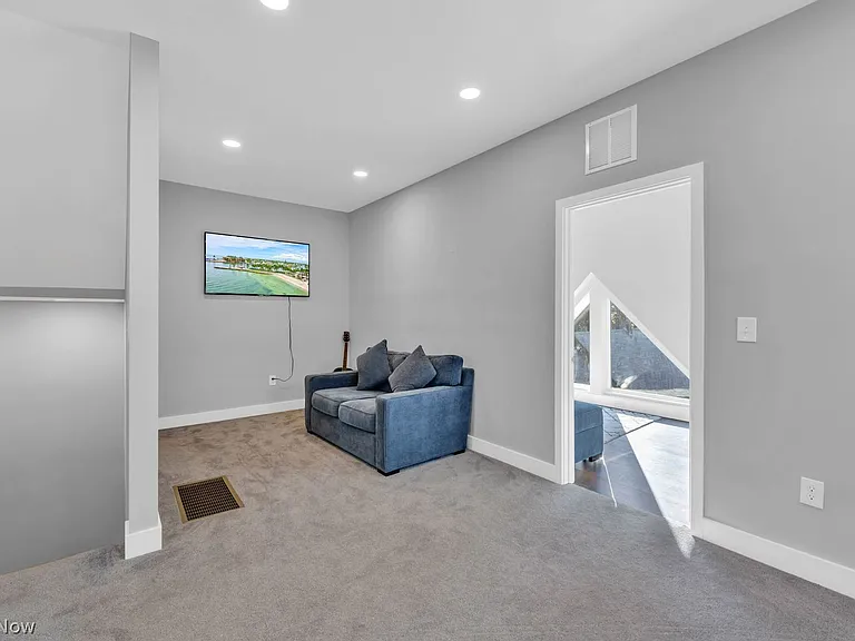 2702 Bridge Ave — Photo 25