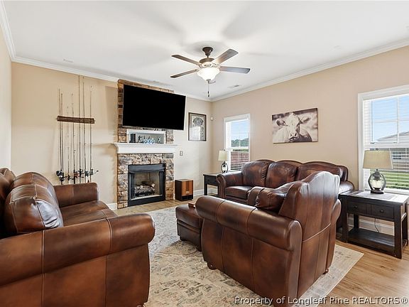 5th image of 301 Woodington Rd