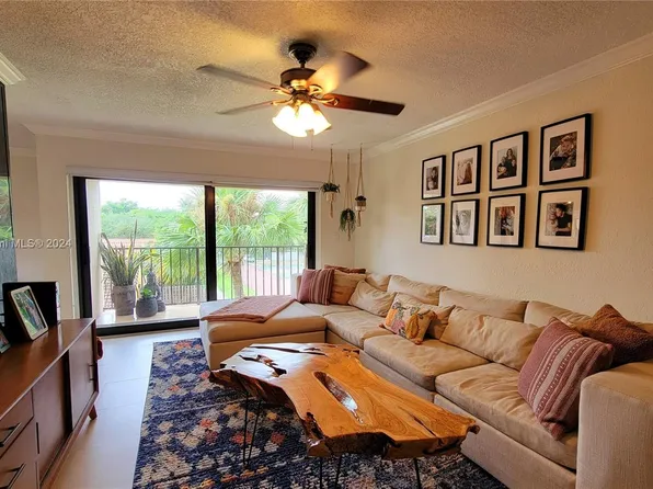 6305 Gage Pl APT 309A, Miami Lakes, FL 33014