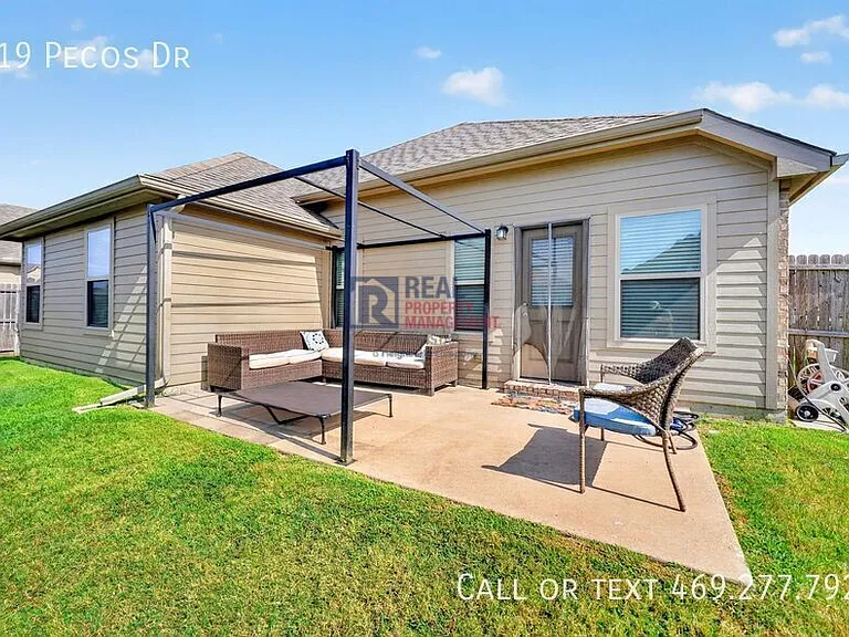 319 Pecos Dr — Photo 37