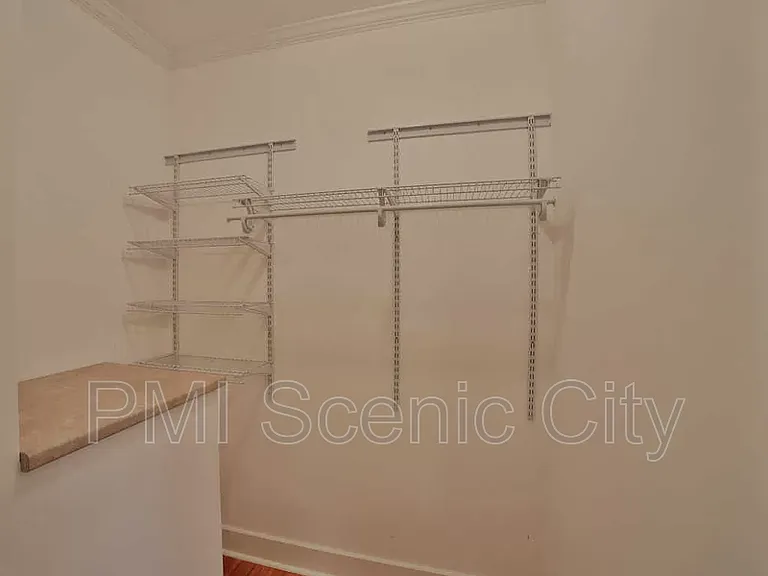 513 Lytle St — Photo 46