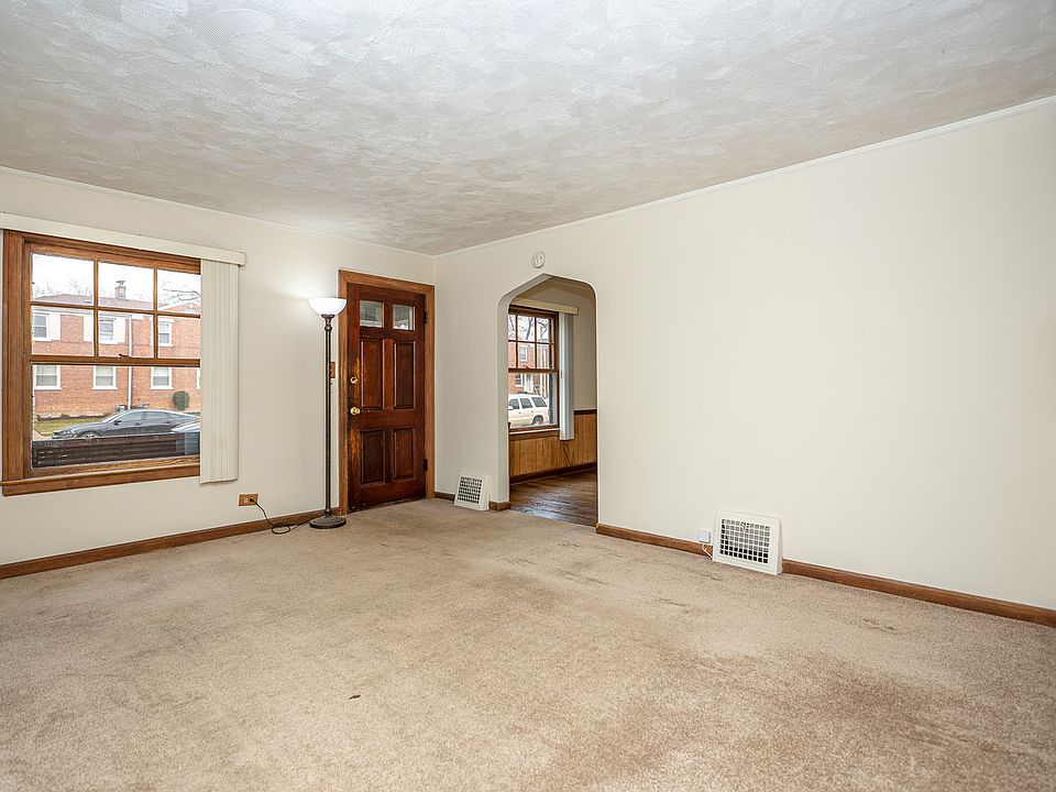 304 Hyde Park Ave, Bellwood, IL 60104 Zillow