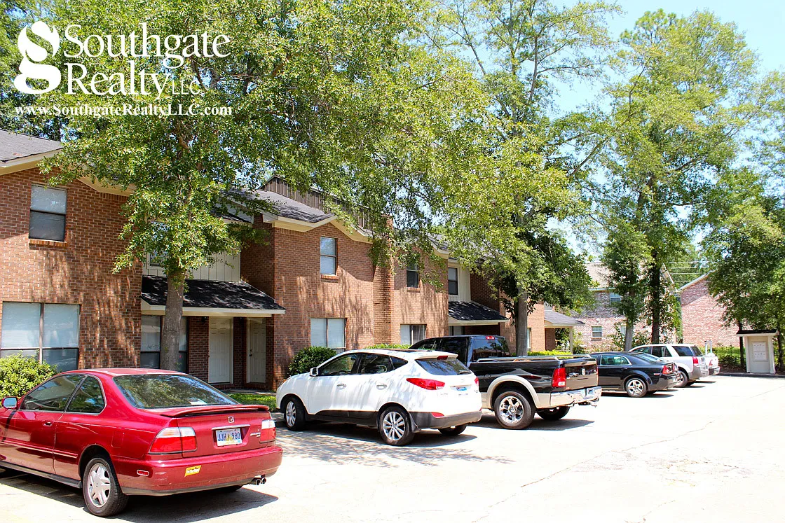 Edgewood Townhomes — Photo 2