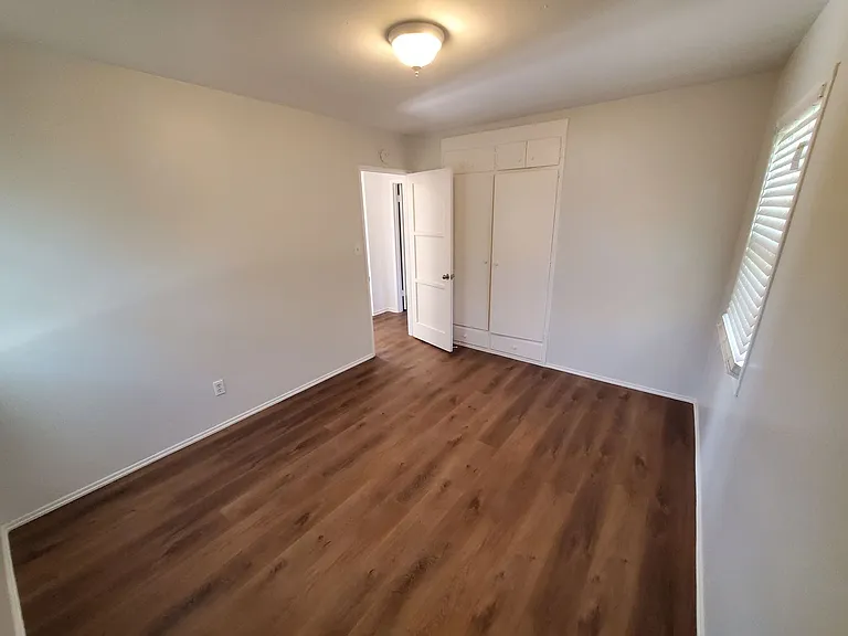 625 W Leeside St — Photo 7