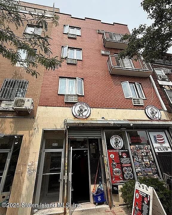1st image of 4018 8th Ave APT 3R