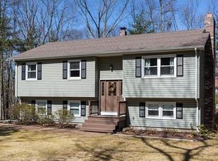 28 Ledgewood Cir, Belchertown, MA 01007
