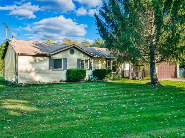 249 S Hughes Rd, Howell, MI 48843