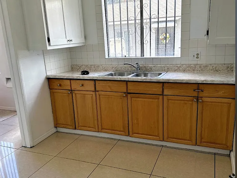 2567 Tweedy Blvd #B — Photo 6