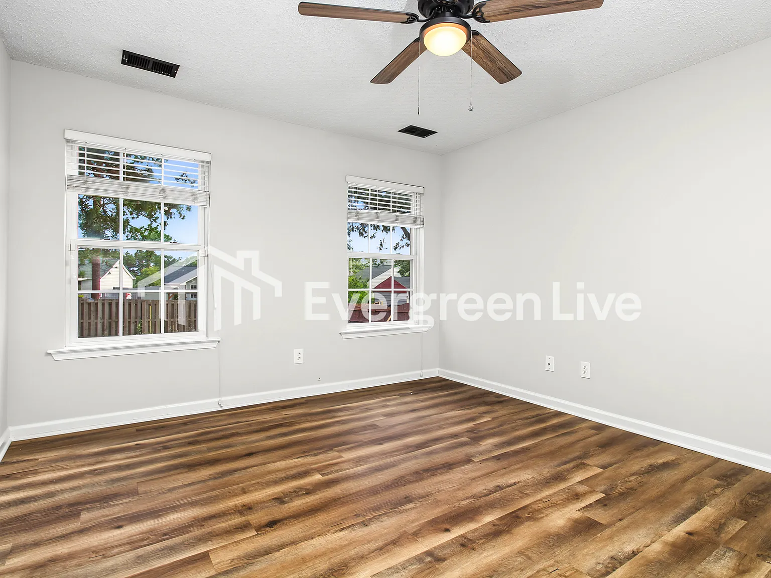 4 bed, 3.0 bath, 1728 sqft, $1,795 — Photo 3