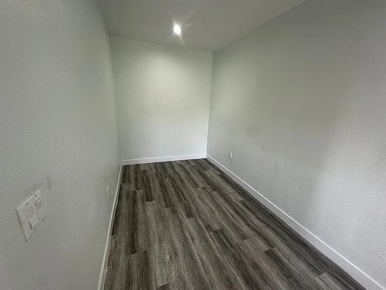 Michigan Avenue Apartments — Photo 136