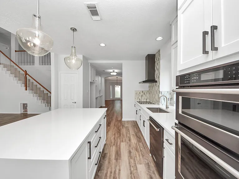 11207 Satin Tail Ln — Photo 17