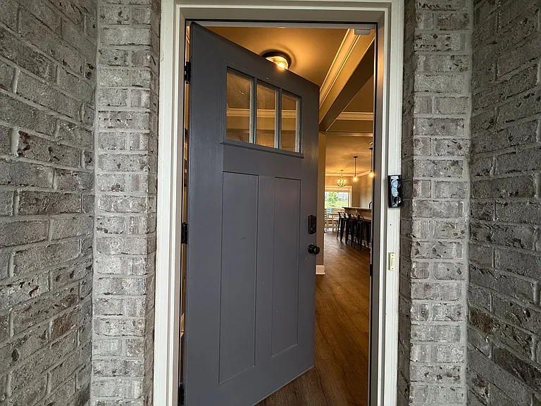 2604 Etna Dr — Photo 3