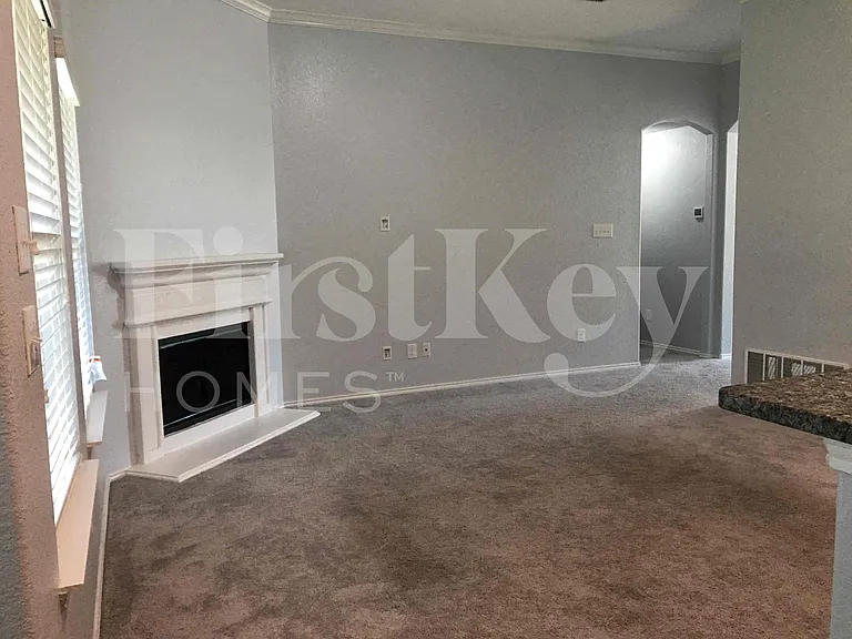264 Callaghan Dr — Photo 4