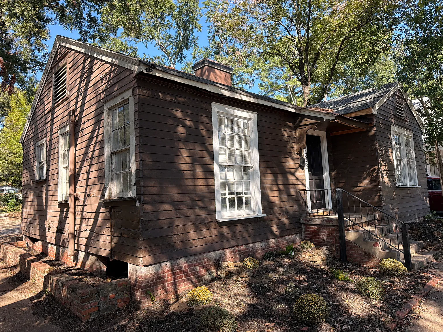 3 bed, 1122 sqft, $989 — Photo 1