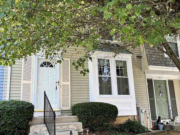 3rd image of 1709 Beechbank Way