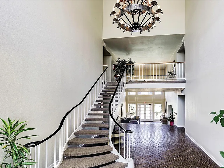 7555 Katy Fwy #146 — Photo 22