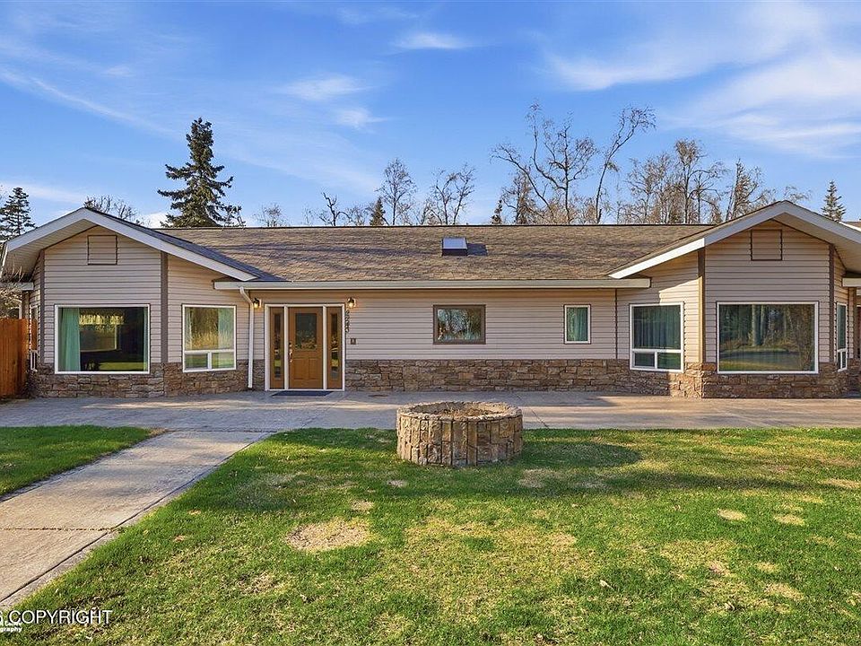 1st image of 2243 Beaver Loop Rd
