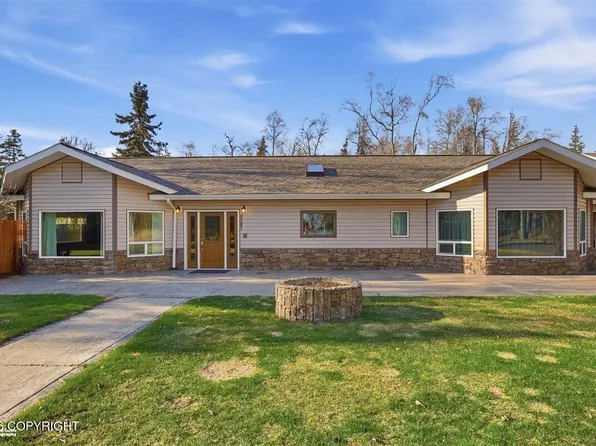 2243 Beaver Loop Rd, Kenai, AK 99611