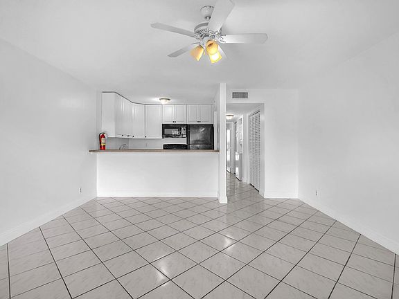 5th image of 5519 Courtyard Drive #5519